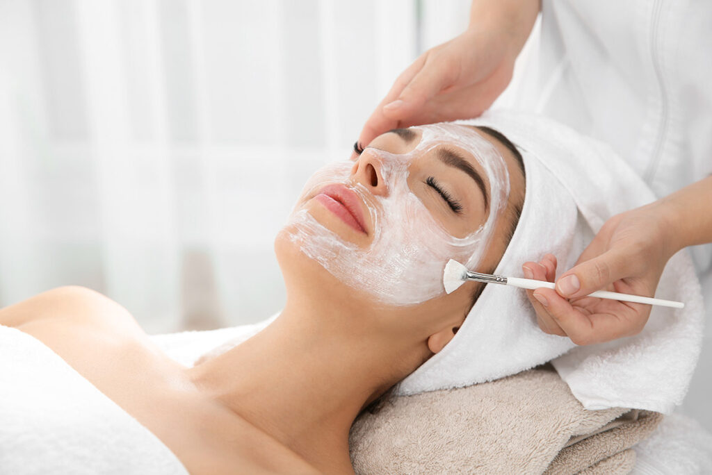 Esthetician in Overland Park, Kansas